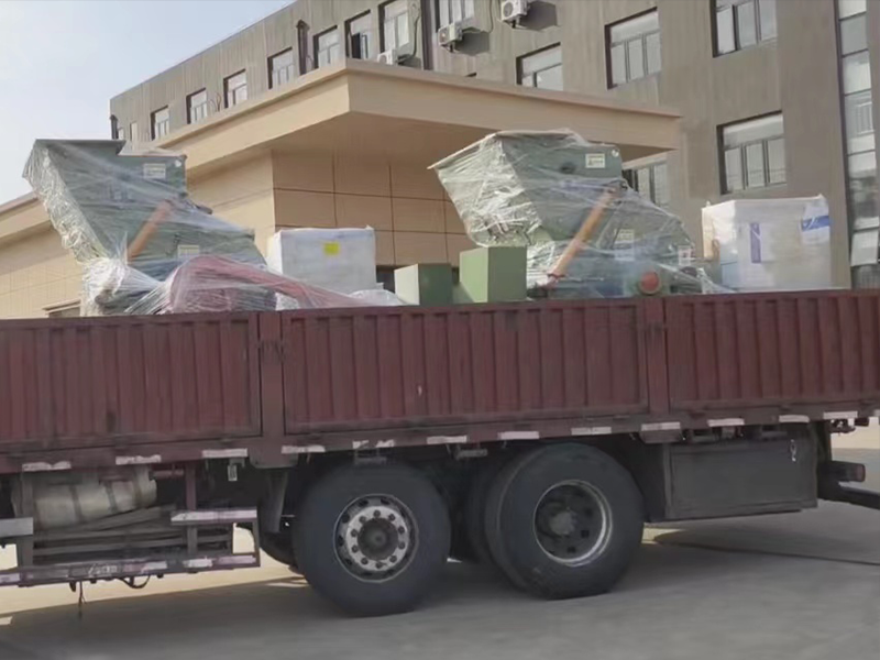 PC4012一90粗粉磨粉機(jī)成功發(fā)貨至云南 2 202405160637145