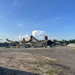 固定式花崗巖破碎生產(chǎn)線(xiàn)和移動(dòng)式花崗巖破碎生產(chǎn)線(xiàn)的區(qū)別